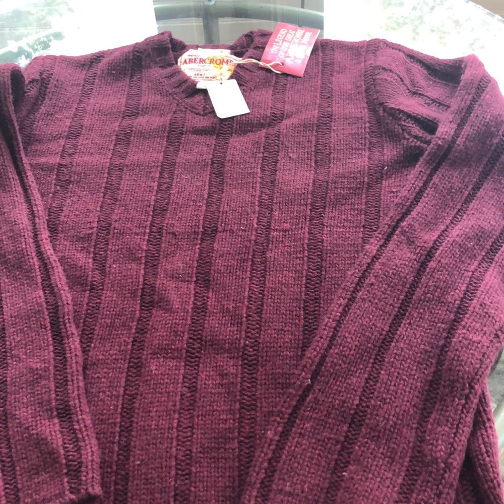 Beautiful Cranberry/ Aubergine Men’s V-Neck Sw - Picture 2 of 3